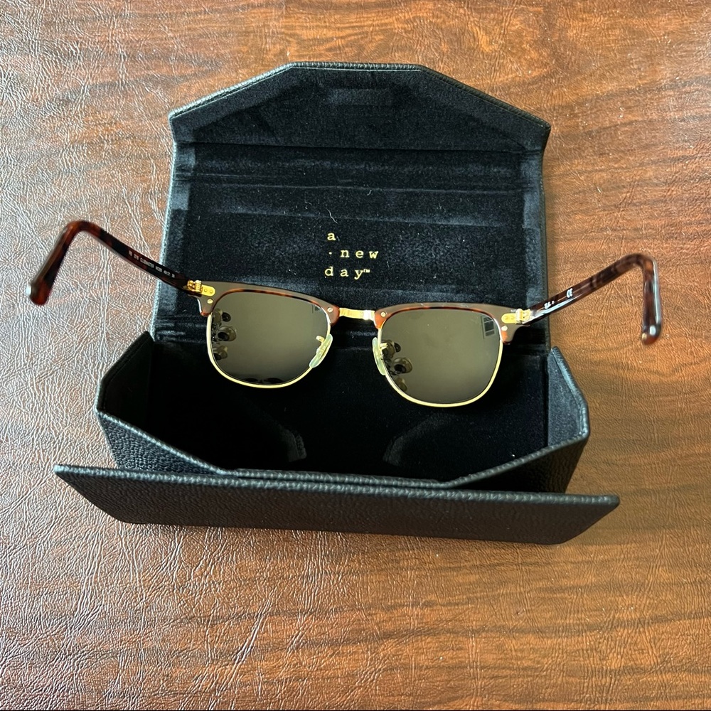 Ray-Ban - Clubmaster Sunglasses - Picture 2 of 14